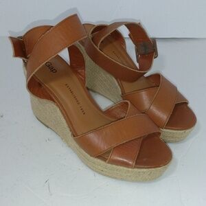 Gap platform sandals size 9 4 1/2 in